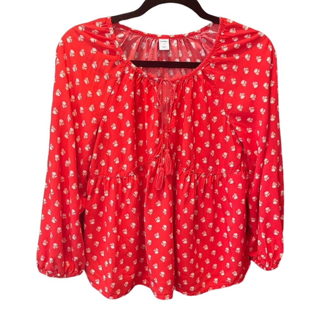 Old Navy peasant blouse, red‎ with white flowers, peplum waist, size small